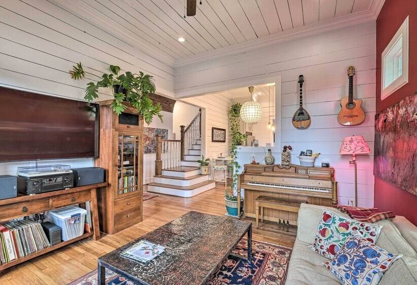 Historic Houston Bungalow ~ 2 Mi To Downtown!