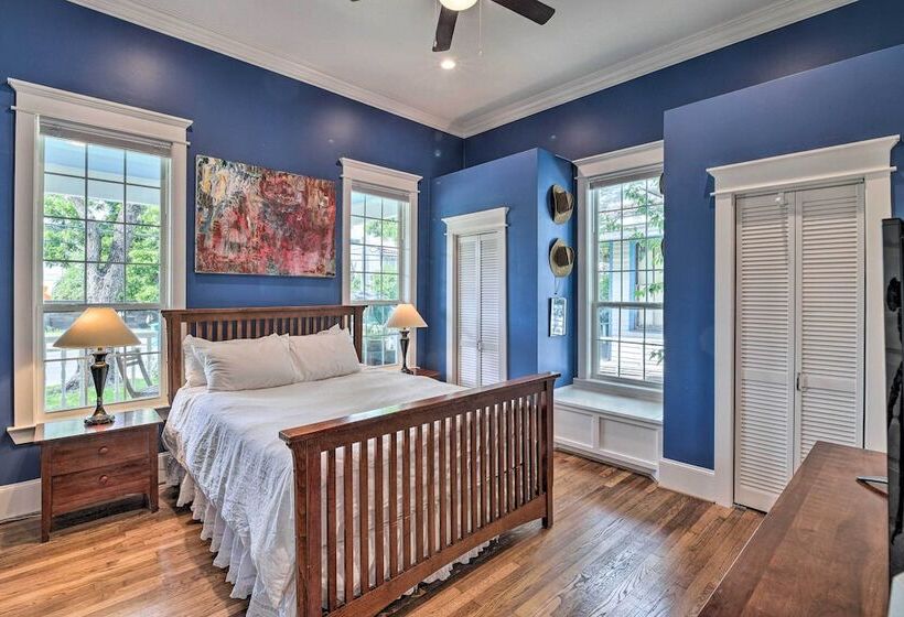 Historic Houston Bungalow ~ 2 Mi To Downtown!