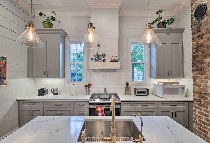 Historic Houston Bungalow ~ 2 Mi To Downtown!