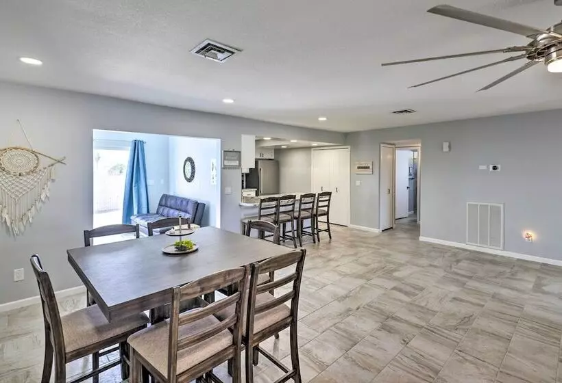Home W/ Arizona Room ~ 5 Mi To Lake Havasu!