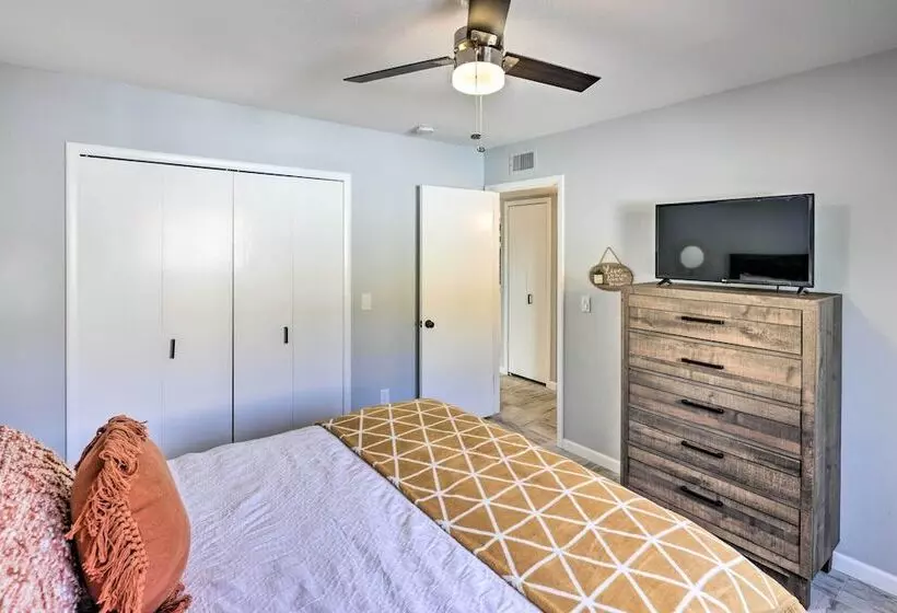 Home W/ Arizona Room ~ 5 Mi To Lake Havasu!