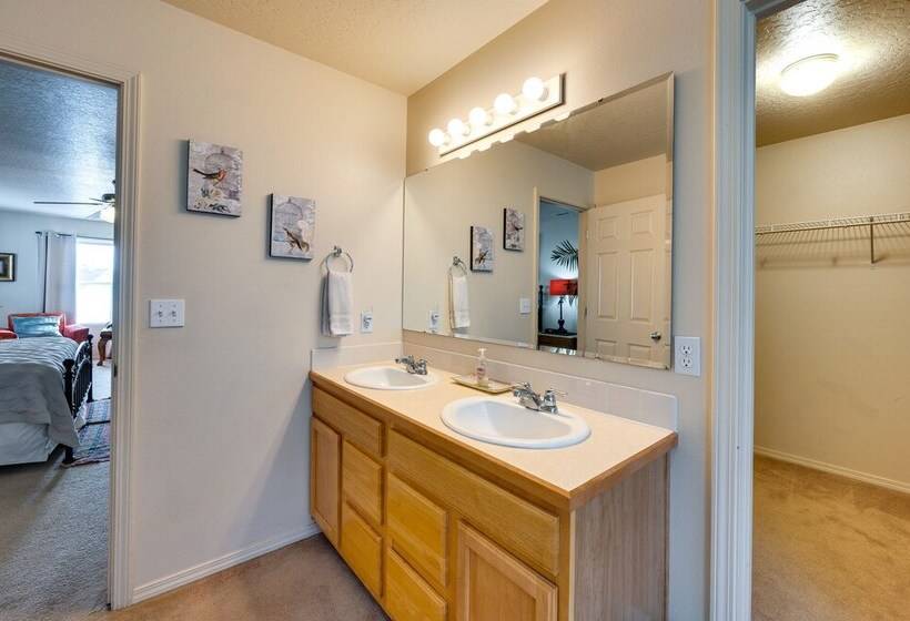 Ideally Located Nampa Home W/ Office Area & Patio!