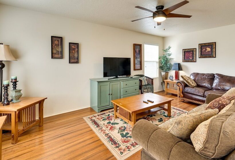 Ideally Located Nampa Home W/ Office Area & Patio!