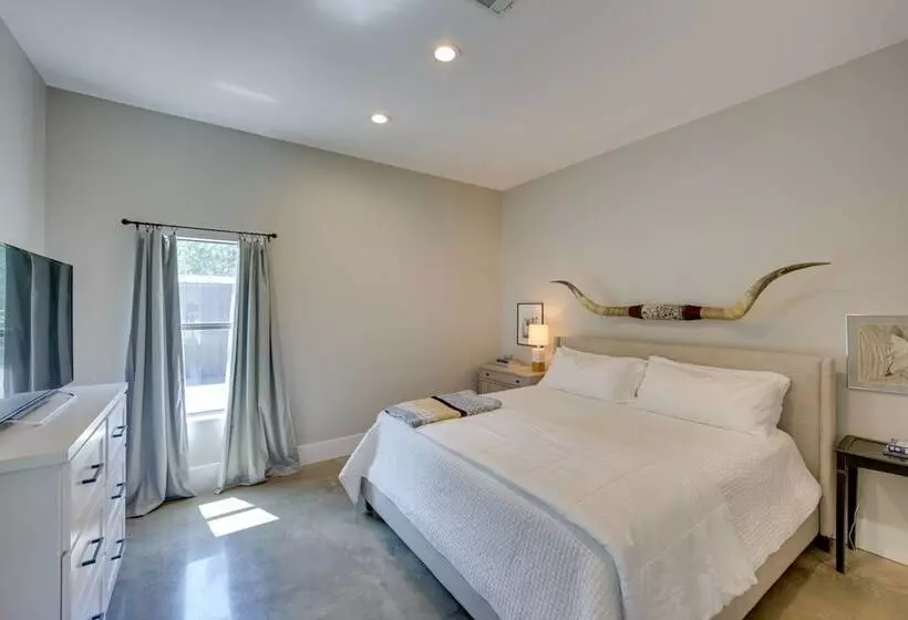 Modern Kennard Cabin W/ 3 Casitas   Walk To Pond!