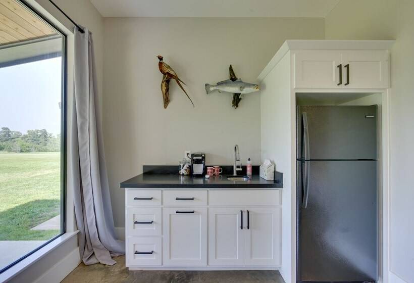 Modern Kennard Cabin W/ 3 Casitas Walk To Pond!