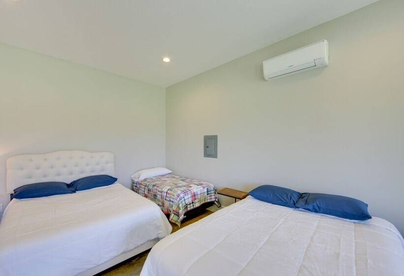 Modern Kennard Cabin W/ 3 Casitas Walk To Pond!