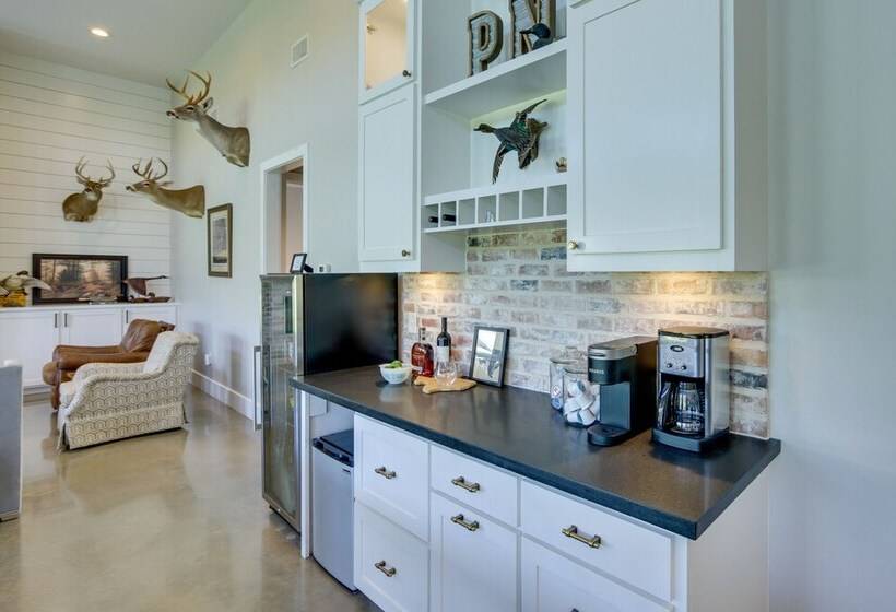 Modern Kennard Cabin W/ 3 Casitas Walk To Pond!