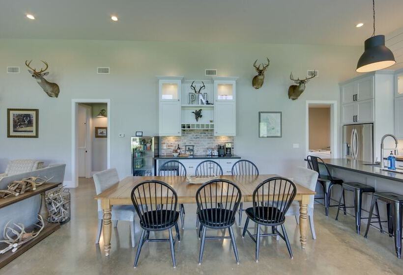 Modern Kennard Cabin W/ 3 Casitas Walk To Pond!