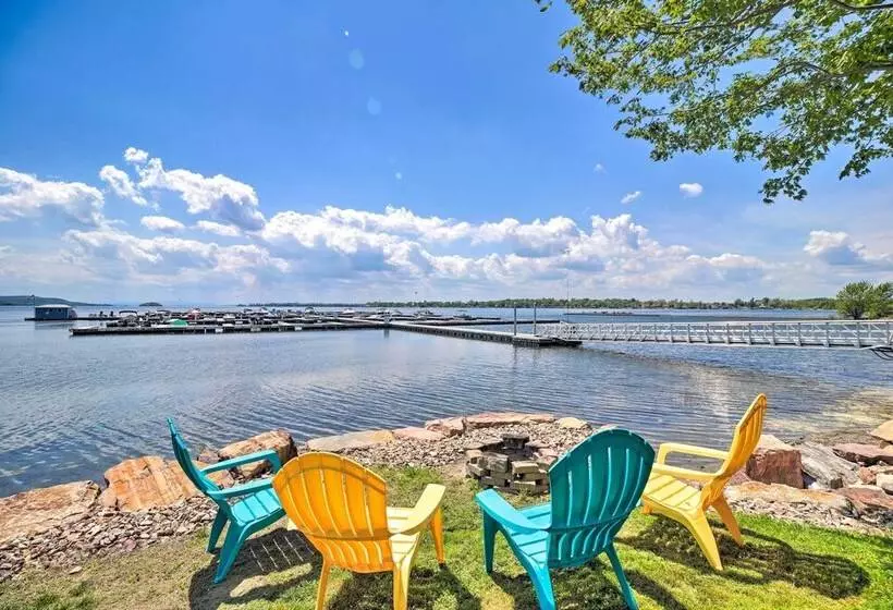 Lake Champlain Home W/ Decks, Kayaks & Fire Pit!