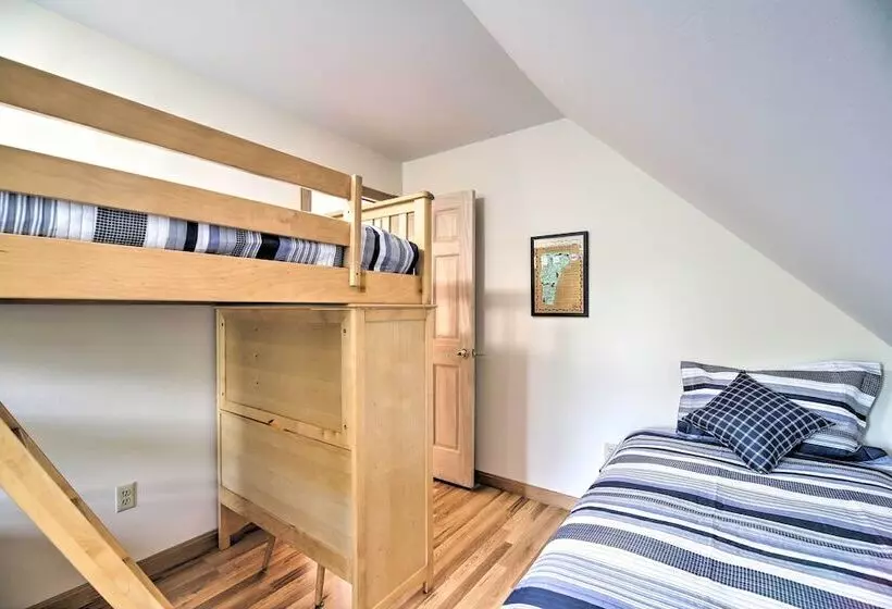 Lake Champlain Home W/ Decks, Kayaks & Fire Pit!