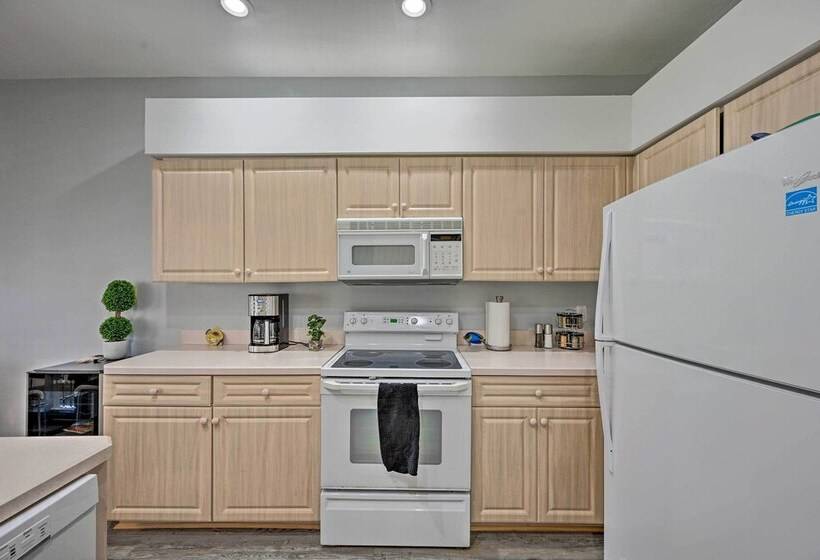 Lely Resort Home W/ Lanai 1 Mi To Golf Course!