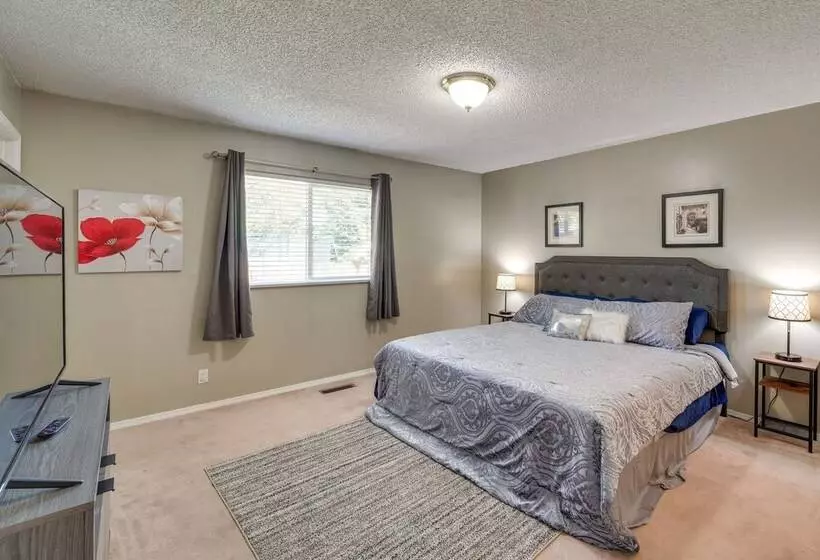 Lovely Twin Falls Home W/ Private Hot Tub!