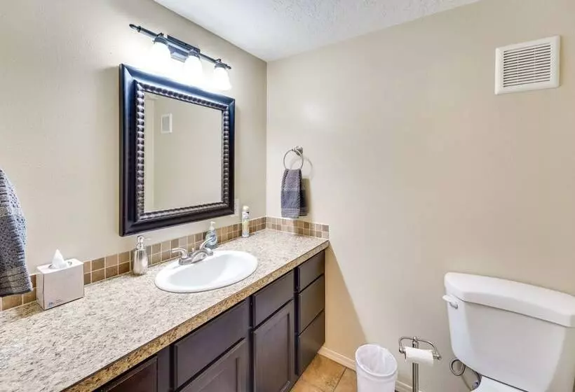 Lovely Twin Falls Home W/ Private Hot Tub!