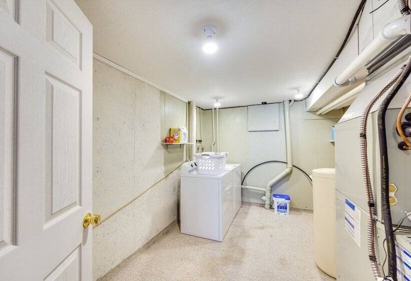 Lovely Twin Falls Home W/ Private Hot Tub!