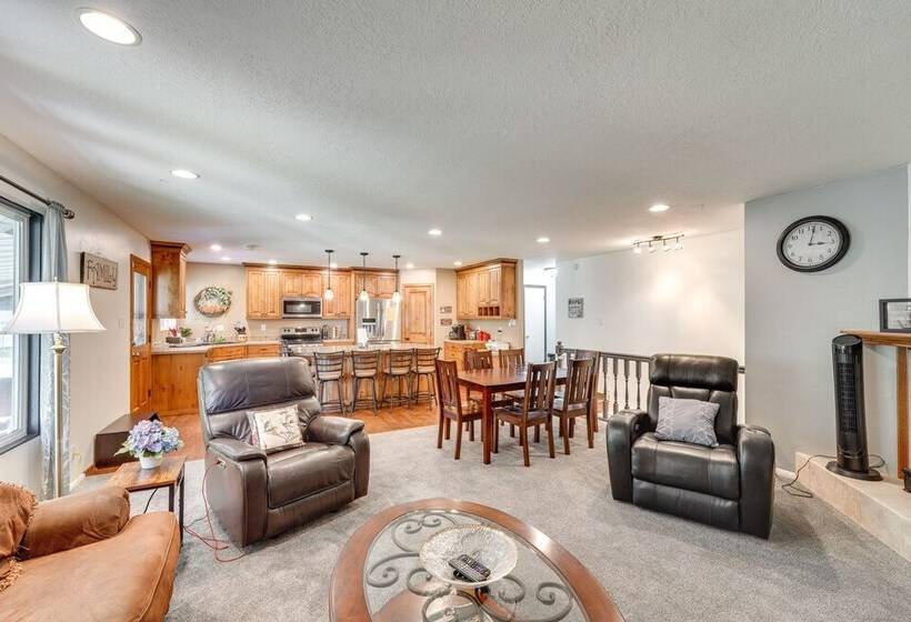 Lovely Twin Falls Home W/ Private Hot Tub!