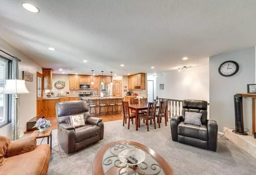 Lovely Twin Falls Home W/ Private Hot Tub!