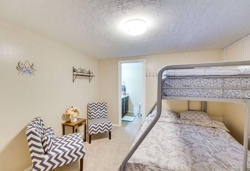 Lovely Twin Falls Home W/ Private Hot Tub!