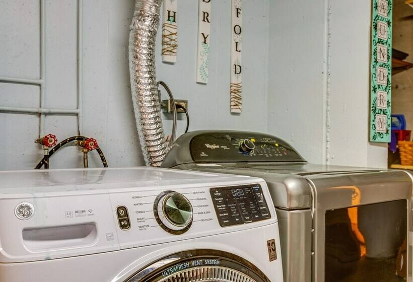 8 Mi To Dtwn Denver: Wheat Ridge Gem W/ Patio