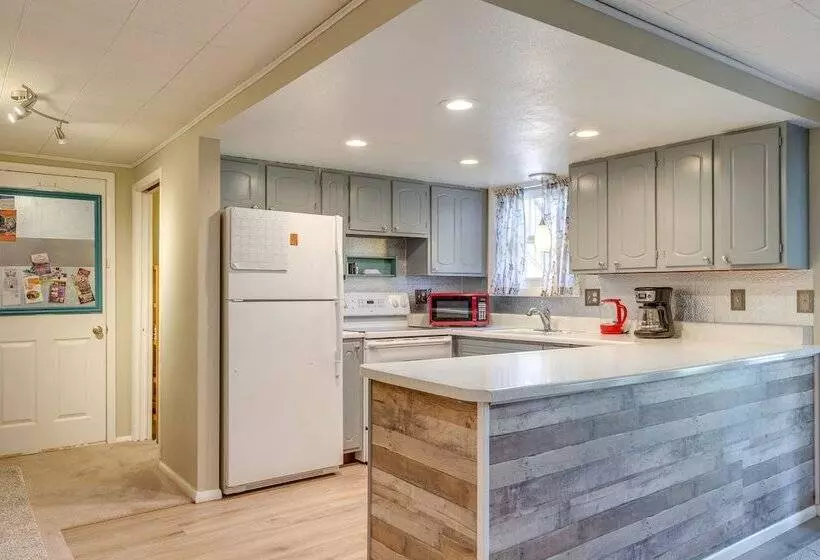 8 Mi To Dtwn Denver: Wheat Ridge Gem W/ Patio