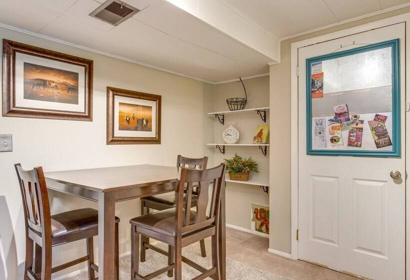 8 Mi To Dtwn Denver: Wheat Ridge Gem W/ Patio