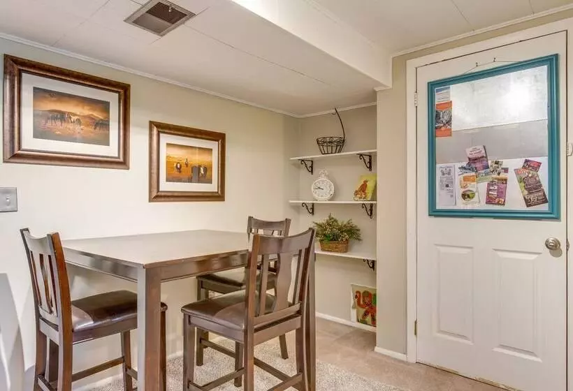 8 Mi To Dtwn Denver: Wheat Ridge Gem W/ Patio