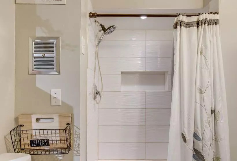 8 Mi To Dtwn Denver: Wheat Ridge Gem W/ Patio