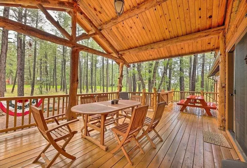 Wooded Yard, Gas Grill: Lush Pinetop Retreat