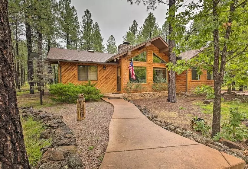 Wooded Yard, Gas Grill: Lush Pinetop Retreat