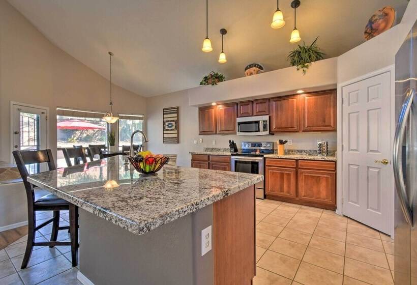 Mountain View Mesa Home W/ Hot Tub + Fire Pit!