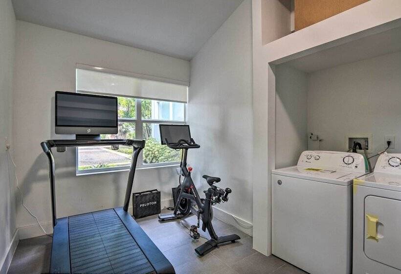 Modern Miami Villa W/ Pool Oasis ~ 5 Mi To Beach!