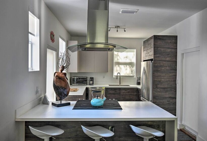 Modern Miami Villa W/ Pool Oasis ~ 5 Mi To Beach!