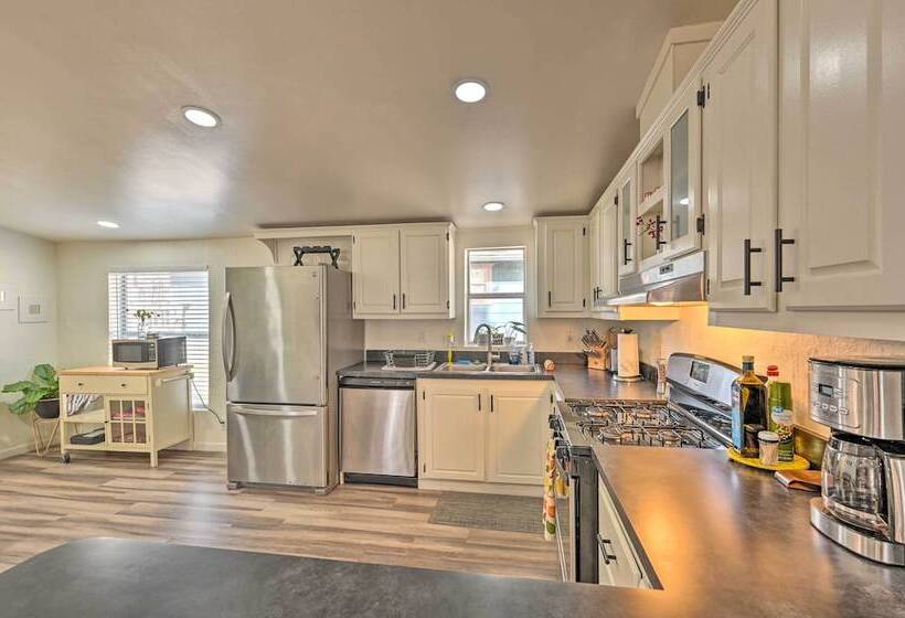 Munds Park Cabin W/ Wraparound Deck & Grill!