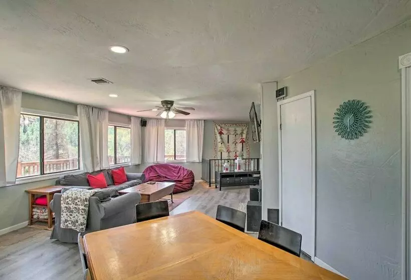Peaceful Payson Cabin W/ Deck & Mtn Views!