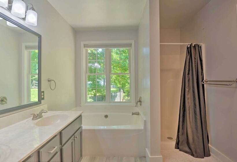 Pet Friendly Mechanicsville Retreat W/ Deck!