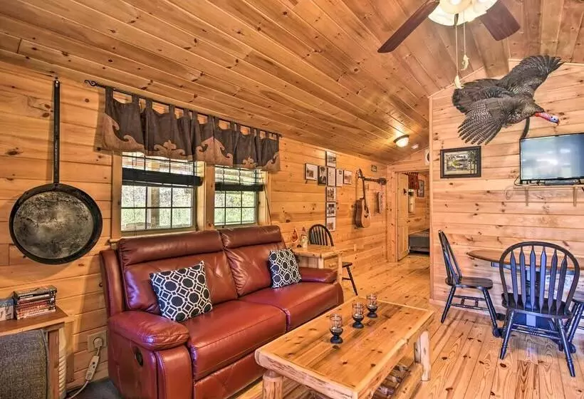 Parsons Semper Fi Cabin W/ Fire Pit!