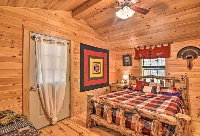 Parsons Semper Fi Cabin W/ Fire Pit!