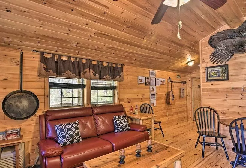 Parsons Semper Fi Cabin W/ Fire Pit!