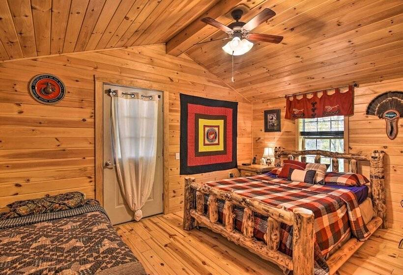 Parsons Semper Fi Cabin W/ Fire Pit!