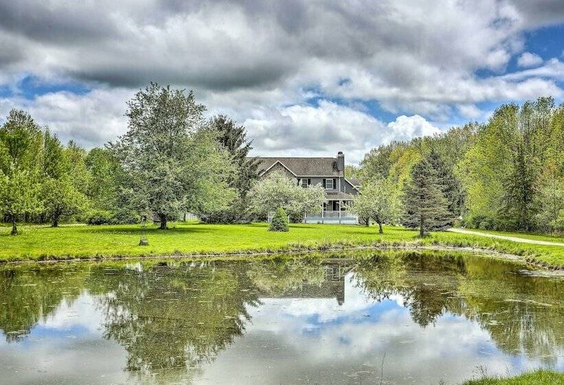 Petfriendly Pond View Loft W/ Private Pool!