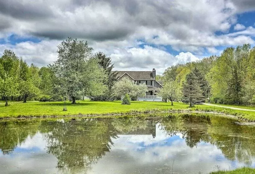 Petfriendly Pond View Loft  W/ Private Pool!