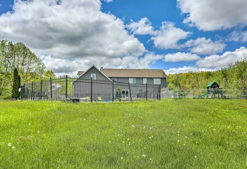 Petfriendly Pond View Loft  W/ Private Pool!