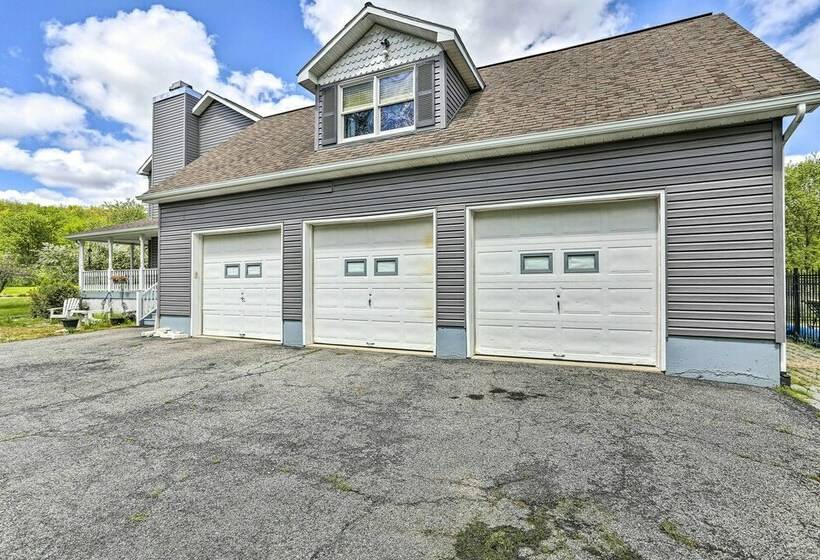 Petfriendly Pond View Loft W/ Private Pool!