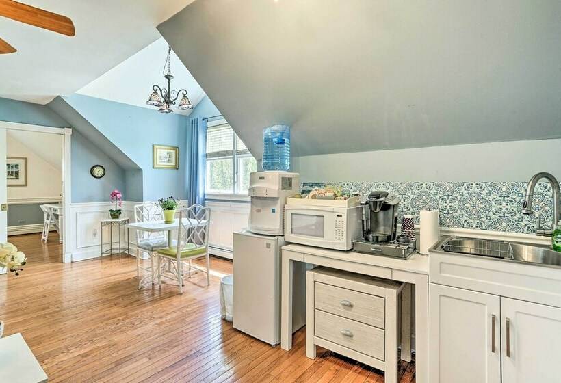 Petfriendly Pond View Loft W/ Private Pool!