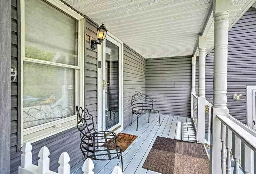 Petfriendly Pond View Loft  W/ Private Pool!