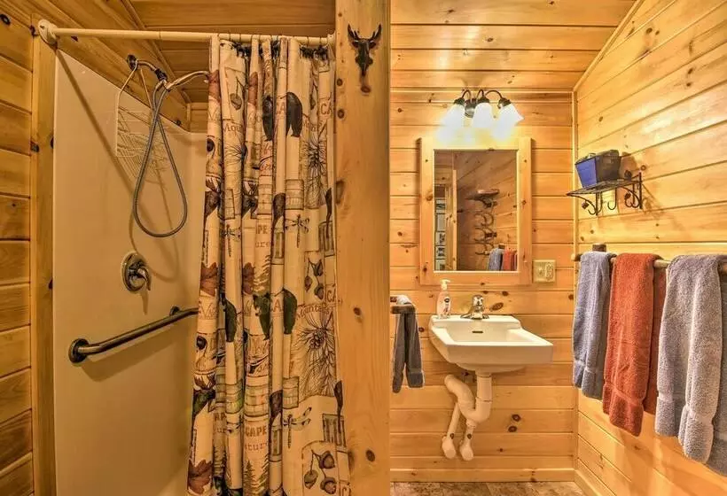 Parsons Semper Fi Cabin W/ Fire Pit!