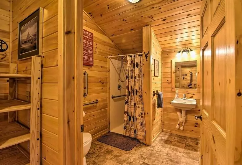 Parsons Semper Fi Cabin W/ Fire Pit!