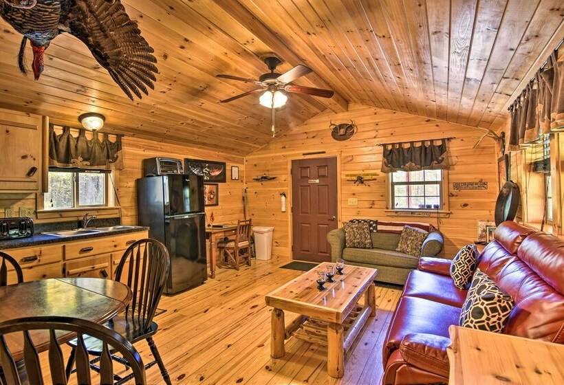 Parsons Semper Fi Cabin W/ Fire Pit!