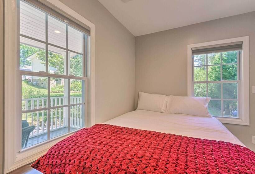 Petite Weaverville Escape   3 Mi To Main Street!