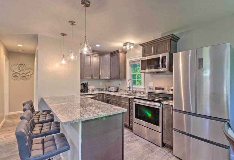 Petite Weaverville Escape   3 Mi To Main Street!