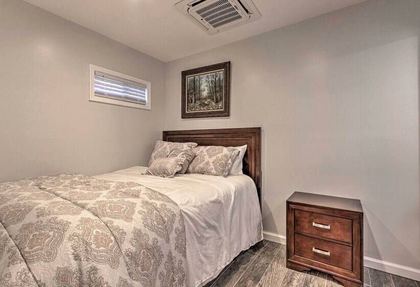 Petite Weaverville Escape   3 Mi To Main Street!